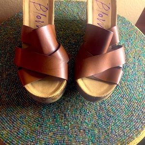 Carmel Blowfish Step In Wedges